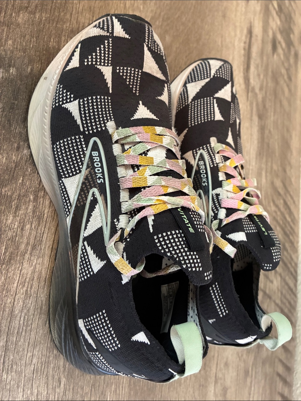 Brooks Black & White Geometric Running Shoes with Pastel Multicolor Laces - Picture 4 of 13